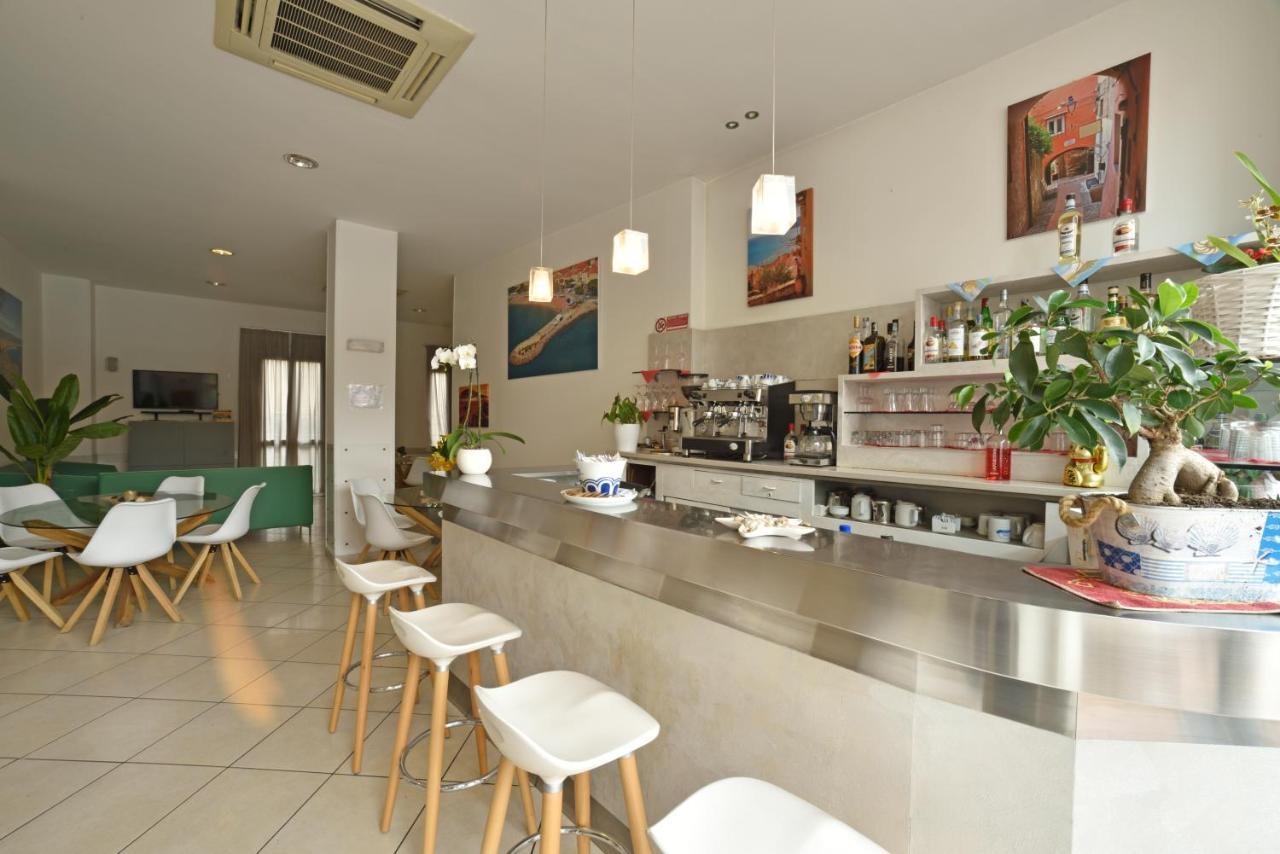 Hotel Ristorante La Marina Mhotelsgroup San Bartolomeo Al Mare Exterior foto